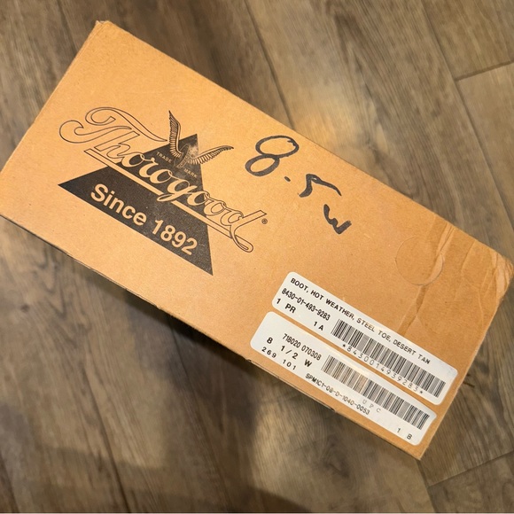 NWOT Men’s Thorogood steel toe boots - Picture 8 of 9